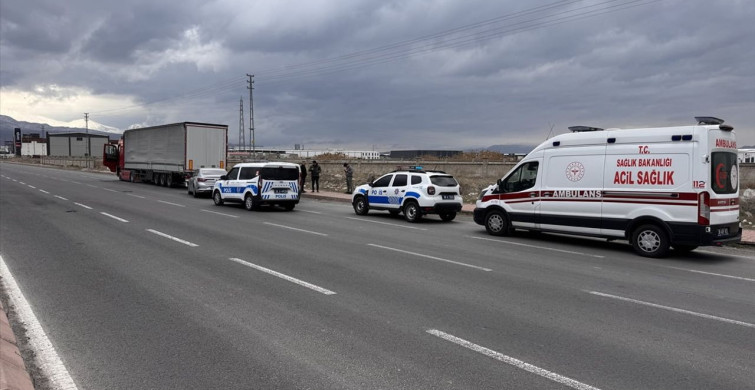 Kayseri'de Tır Şoförü Yol Kenarında Ölü Bulundu