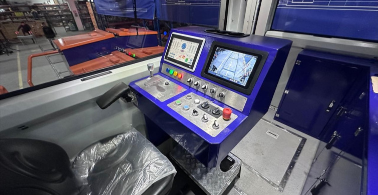 Kayseri'de Türkiye'nin İlk Bataryalı Manevra Lokomotifi Tanıtıldı