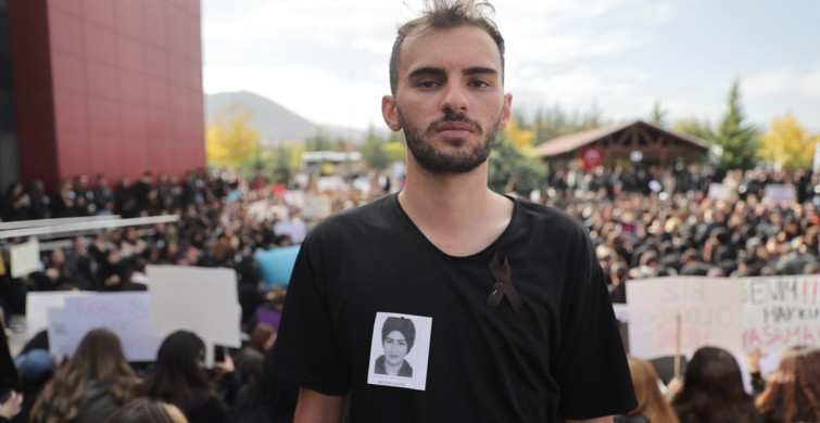 Kayseri'de Üniversite Öğrencisi Meliha Keskin'in Cenazesi Defnedildi Kayseri'de Üniversite Öğrencisi Meliha Keskin'in Cenazesi Defnedildi