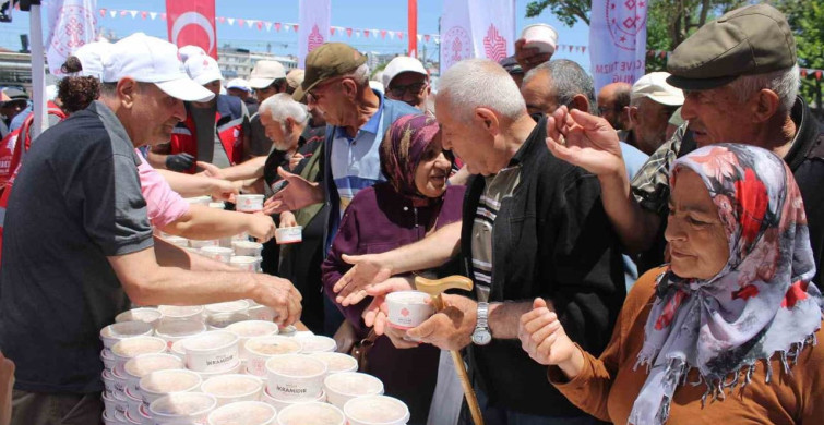 Kayseri'de yüzlerce yıllık aşure geleneği devam ediyor