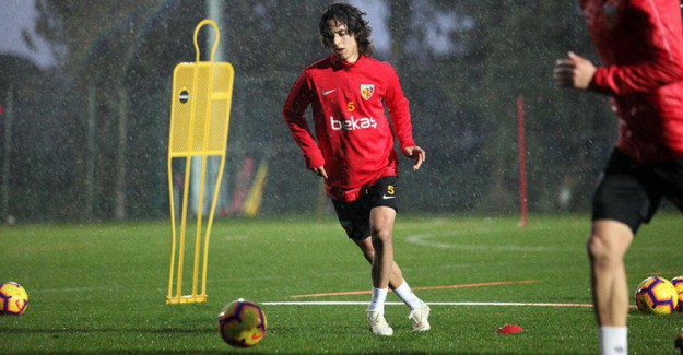 Kayserispor, Emre Demir’le Profesyonel Kontrat İmzaladı!