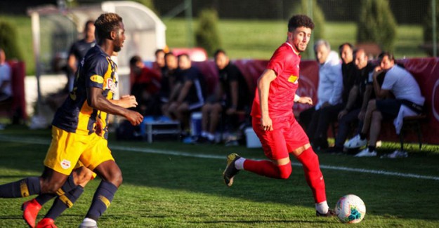 Kayserispor, Hazırlık Maçında Karşılaştığı Salzburg'a 3-0 Mağlup Oldu