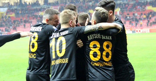 Kayserispor İç Saha Şansızlığını Yendi