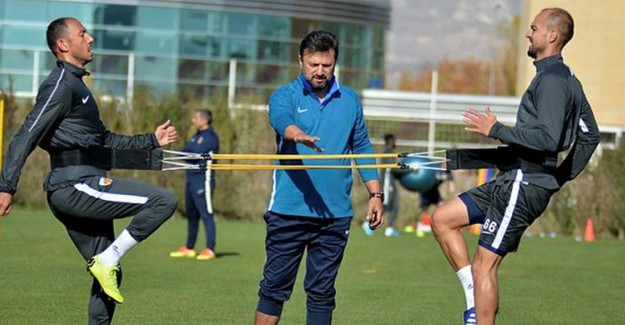 Kayserispor'da 2 Futbolcu Veda Etti