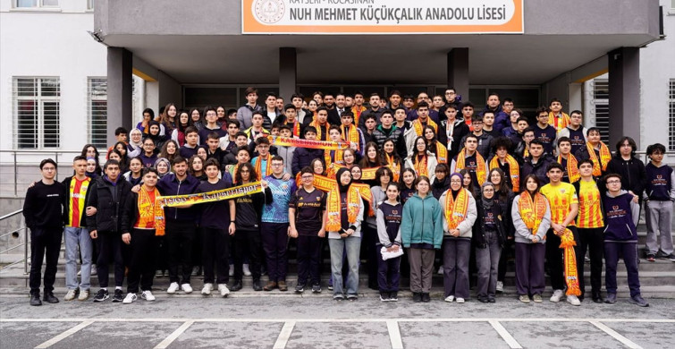 Kayserisporlu Futbolcular, Lise Öğrencileriyle "Bağımlılığa Karşı Mücadele" Konulu Etkinlikte Buluştu