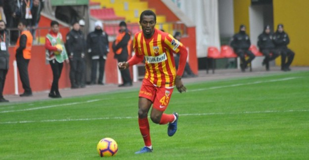 Kayserispor'un Sakatlanan Oyuncusu Mensah Ameliyat Olacak 