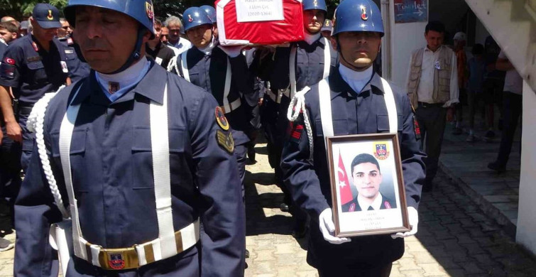 Kazada hayatını kaybeden uzman çavuş son yolculuğuna memleketi Uşak’ta uğurlandı