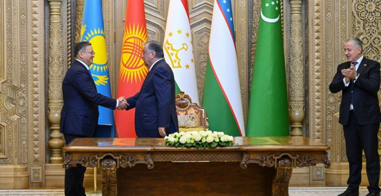 Kazakistan ve Tacikistan'dan Bölgesel İşbirliği Vurgusu