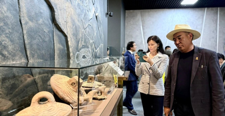 Kazakistan'da Oğuzlar Dönemine Ait Eserlerin Tanıtımı Yapıldı