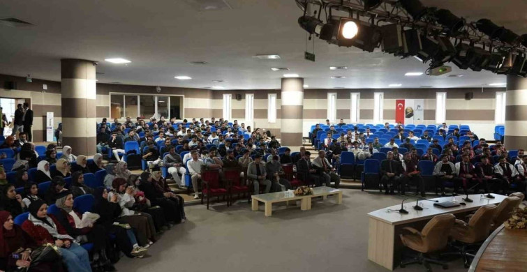 Kbü’de Filistinli öğrenciler mezuniyet sevinci yaşadı