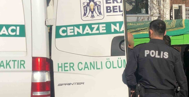 Kemah'ta Aile Faciasında Hayatını Kaybedenlerin Cenazesi