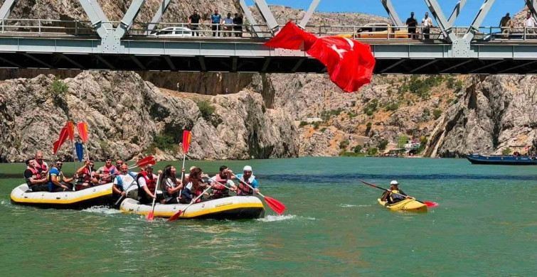 Kemaliye’de su sporları tutkunları fırat'ta buluştu
