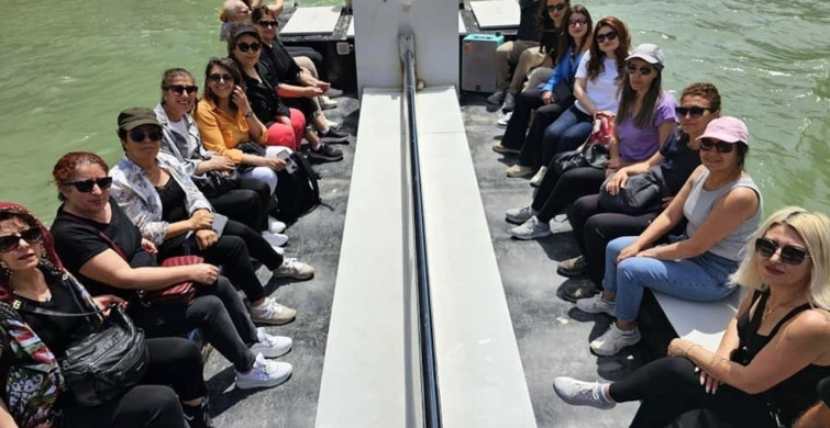 Kemaliye'nin Karanlık Kanyonunda Tekne Turu