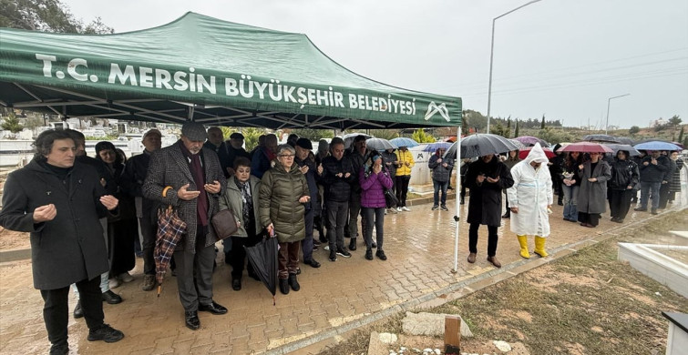 Keman Sanatçısı Laçin Akyol Mezarı Başında Anıldı