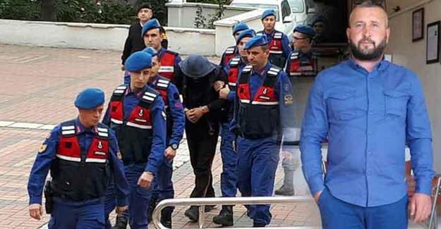 Kendisine Küfreden Arkadaşını Boğazını Keserek Öldürdü