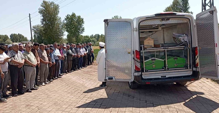 Kene tutunması sonucu hayatını kaybeden Dursun Almamış, KKKA tedbirleriyle defnedildi