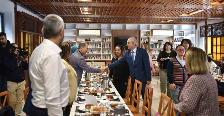 Kepez Belediye Başkanı Kocagöz, Engelli Dernekleri ile Bir Araya Geldi