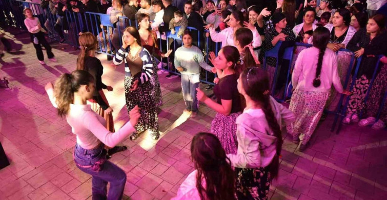 Kepez'de Dünya Romanlar Günü'ne Özel Roman Gecesi