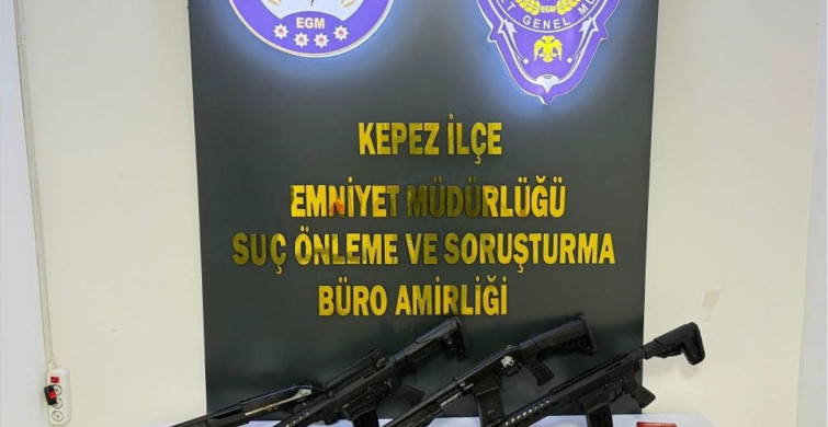 Kepez'de Şafak Operasyonu: Eş Zamanlı Baskınlarla Ruhsatsız Silahlar Ele Geçirildi