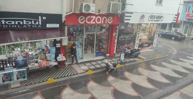 Keşan'da Sağanak Yağış Yaşamı Olumsuz Etkiledi