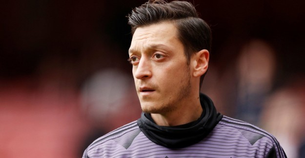 Kevin Campbell: 'Arsenal, Mesut Özil'i Satmalı'