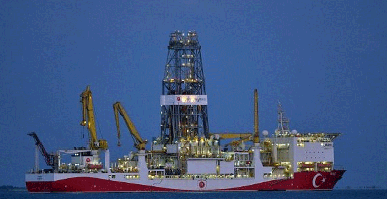 Kıbrıs Açıklarında Doğalgaz Çalışmaları Yapan 2 Türk'e Ceza