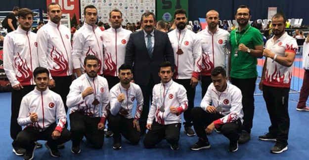Kick Boks Dünya Kupası’nda 5 Madalya!