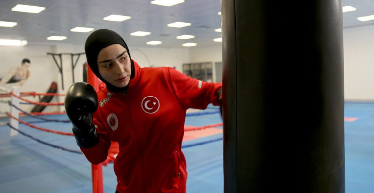 Kick Boks Şampiyonu Özlem Korkmaz, Brezilya'daki Hedefini Belirledi