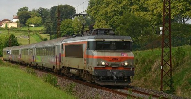 Kılavuz Ve Banliyö Tren Nedir? Farkları Nelerdir?