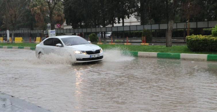 Kilis'te Etkili Yağış Günlük Hayatı Zorlaştırdı