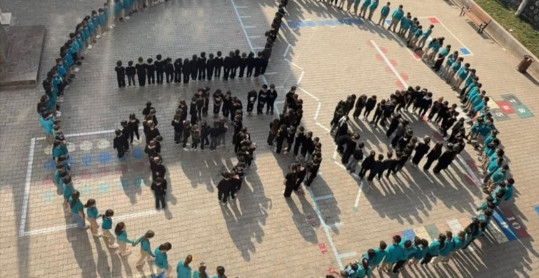 Kilis'te İlkokul Öğrencileri Atatürk'ü Anma Etkinliği Düzenledi