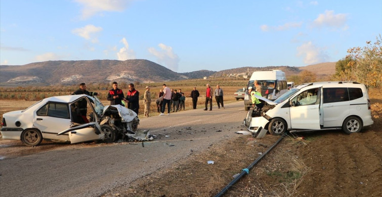 Kilis'te Trafik Kazası: 3 Yaralı