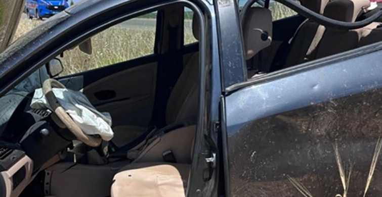 Kilis’te trafik kazası: Otomobil şarampole devrildi, 2 kişi yaralandı