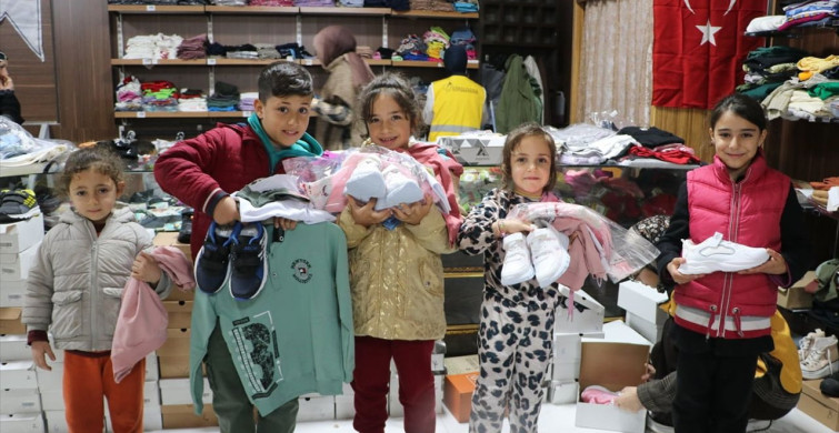 Kilis'teki İhtiyaç Sahibi Çocuklar Bayramlıklarını Seçti