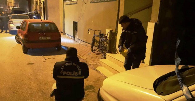 Kimliği Belirsiz Kişiler Apartmanı Kurşun Yağmuruna Tuttu