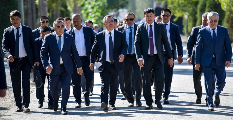 Kırgızistan Bağımsızlık Kutlamaları: 34. Yıl Dönümü Coşkusu