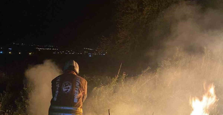 Kırıkhan'da Bahçe Yangını Kontrol Altına Alındı