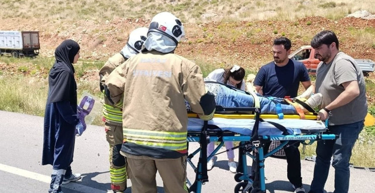 Kırıkhan'da Traktörle Çarpışan Otomobil Takla Attı
