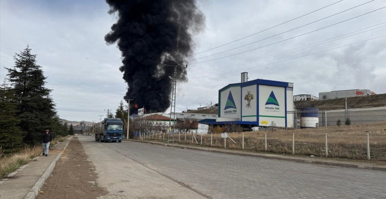 Kırıkkale OSB'de Fabrika Yangınına Müdahale Ediliyor