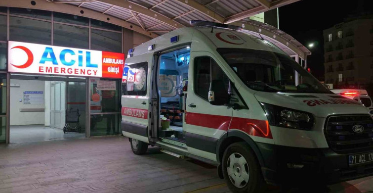 Kırıkkale'de Bıçaklı Kavga: İki Arkadaş Ağır Yaralı