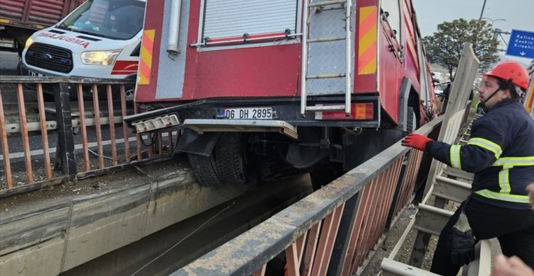 Kırıkkale'de İtfaiye Aracı Kazası: 3 Görevli Yaralandı