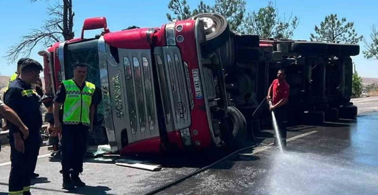 Kırıkkale'de orman emvali yüklü tır devrildi: 1 yaralı