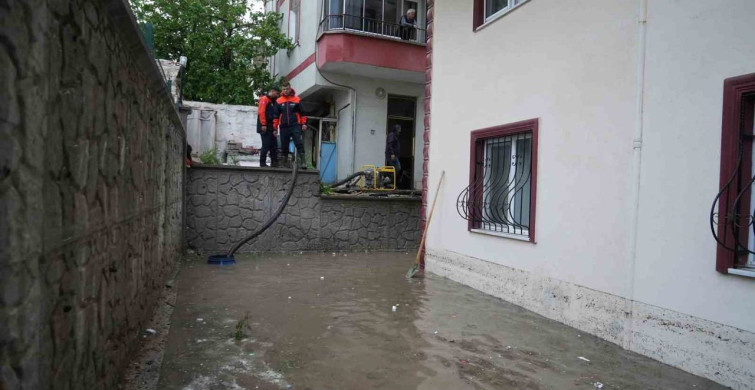 Kırıkkale'de Sağanak Yağış Hayatı Olumsuz Etkiledi