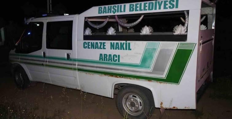 Kırıkkale'de Şarampole Devrilen Araçta 1 Kayıp, 3 Yaralı