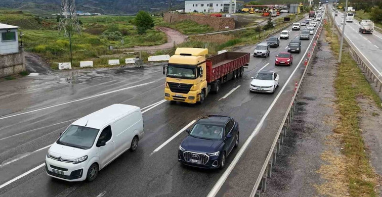 Kırıkkale'de Trafik Yoğunluğu Artıyor