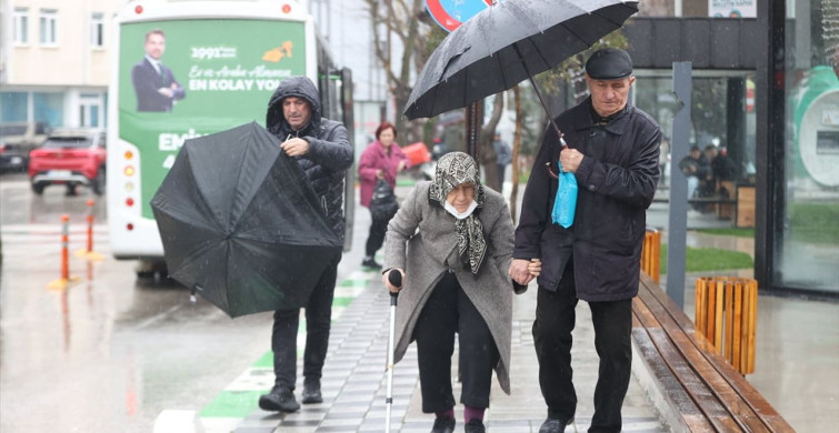 Kırklareli'de Sağanak Yağış Etkisini Artırdı