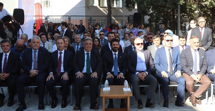 Kırklareli'nde Modern Halk Kütüphanesi Açıldı