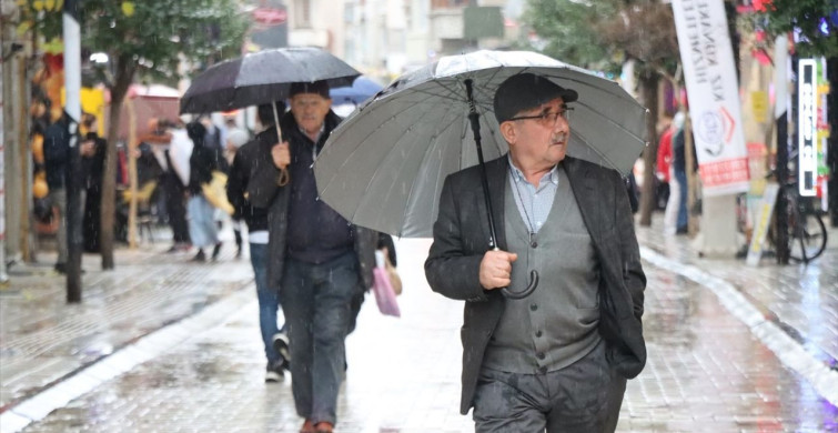 Kırklareli'nde Sağanak Yağış Hayatı Olumsuz Etkiliyor