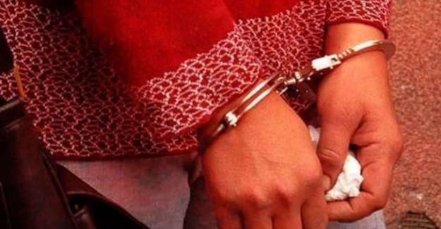 Kırmızı Bültenle Aranan 4 Kişi Türkiye'ye İade Edildi