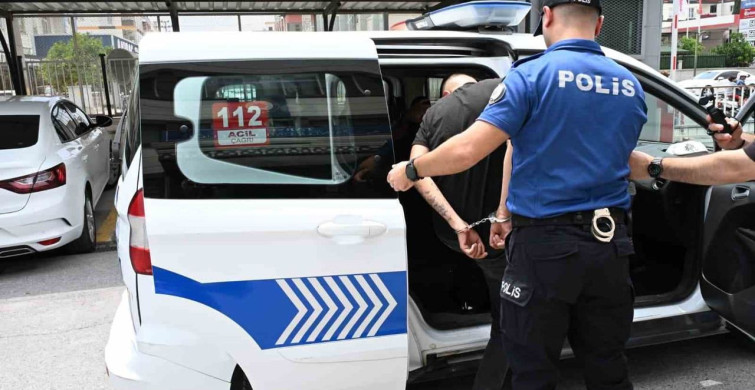Kırmızı Bültenle Aranan Hükümlü Havalimanında Yakalandı